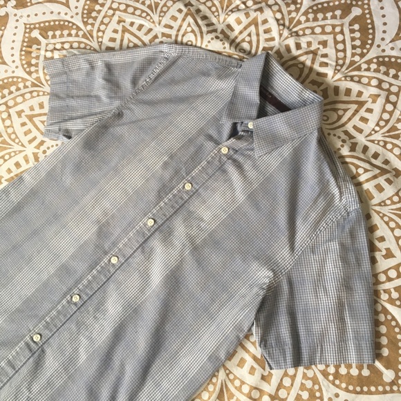 Perry Ellis Short Button Down - Picture 2 of 5